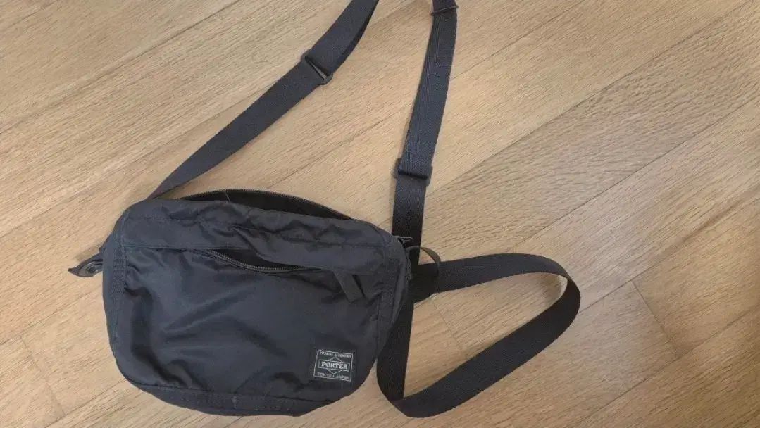 吉田ポーター ショルダーバッグ ブラック