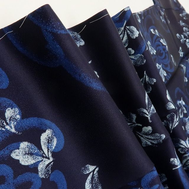 六花-RIKKA- 新品 藍香房 さが美扱い 乱菊 着物 正絹 仕付け糸付 藍