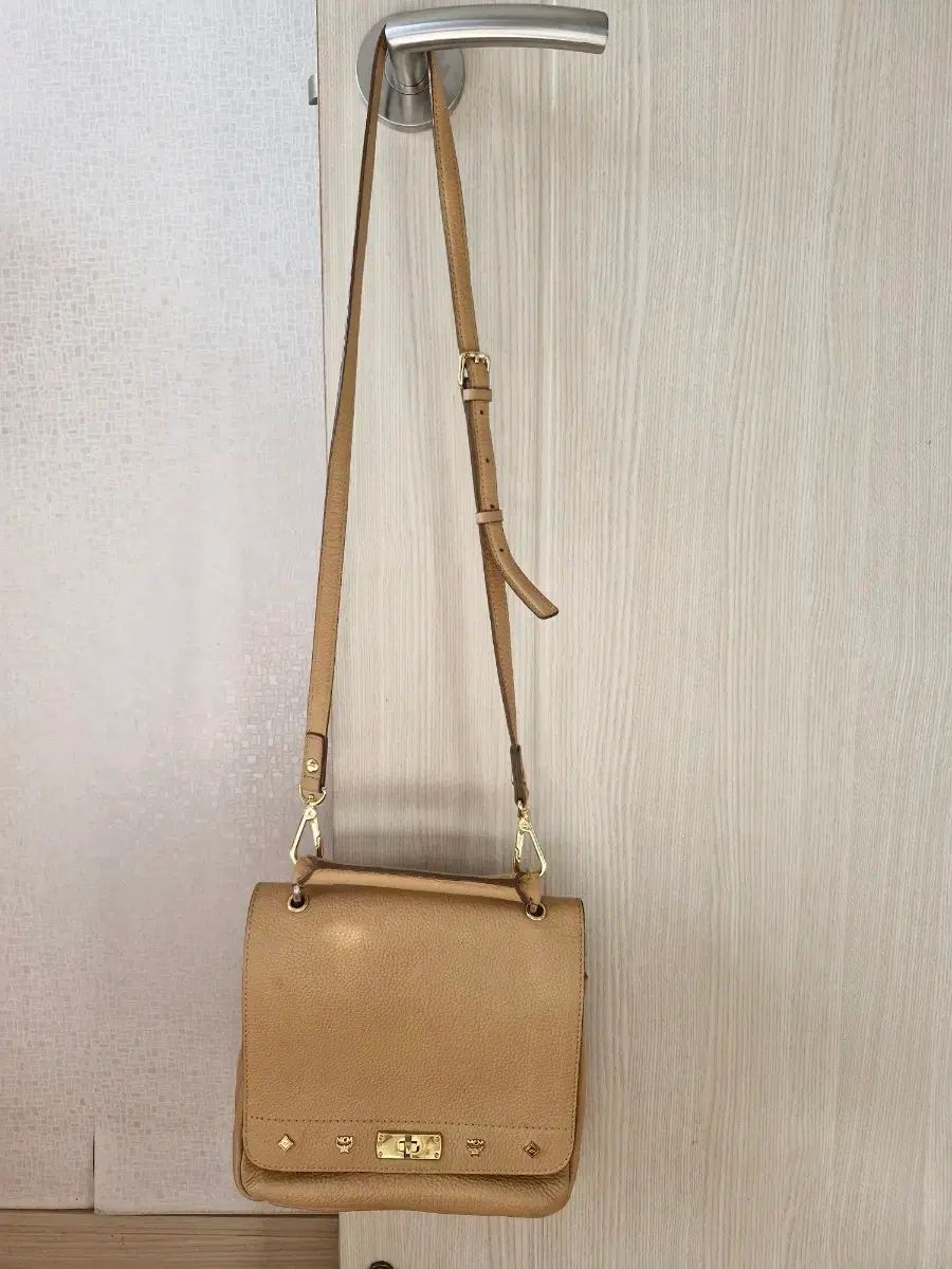 MCM バッグ ショルダーバッグ クロスバック ベージュ