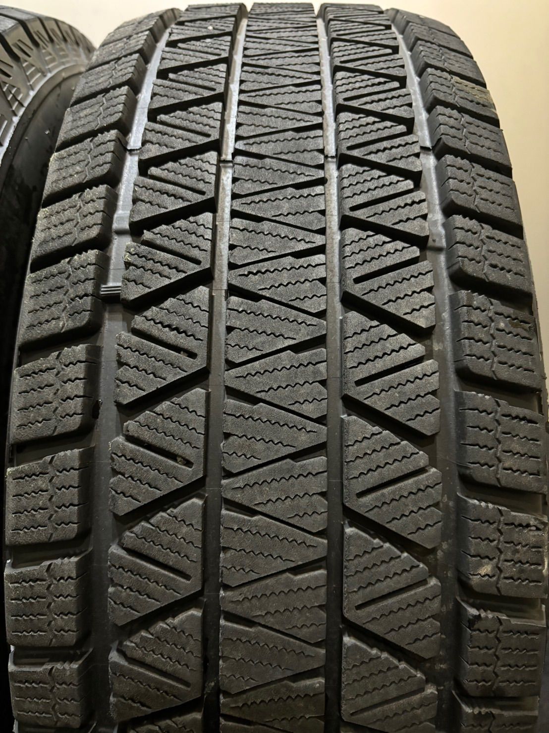 275 70 R 16 DM V 3 21年製 スタッドレス 4本 ブリヂストン ブリザック ランクル 100 シグナス 南8 L 55