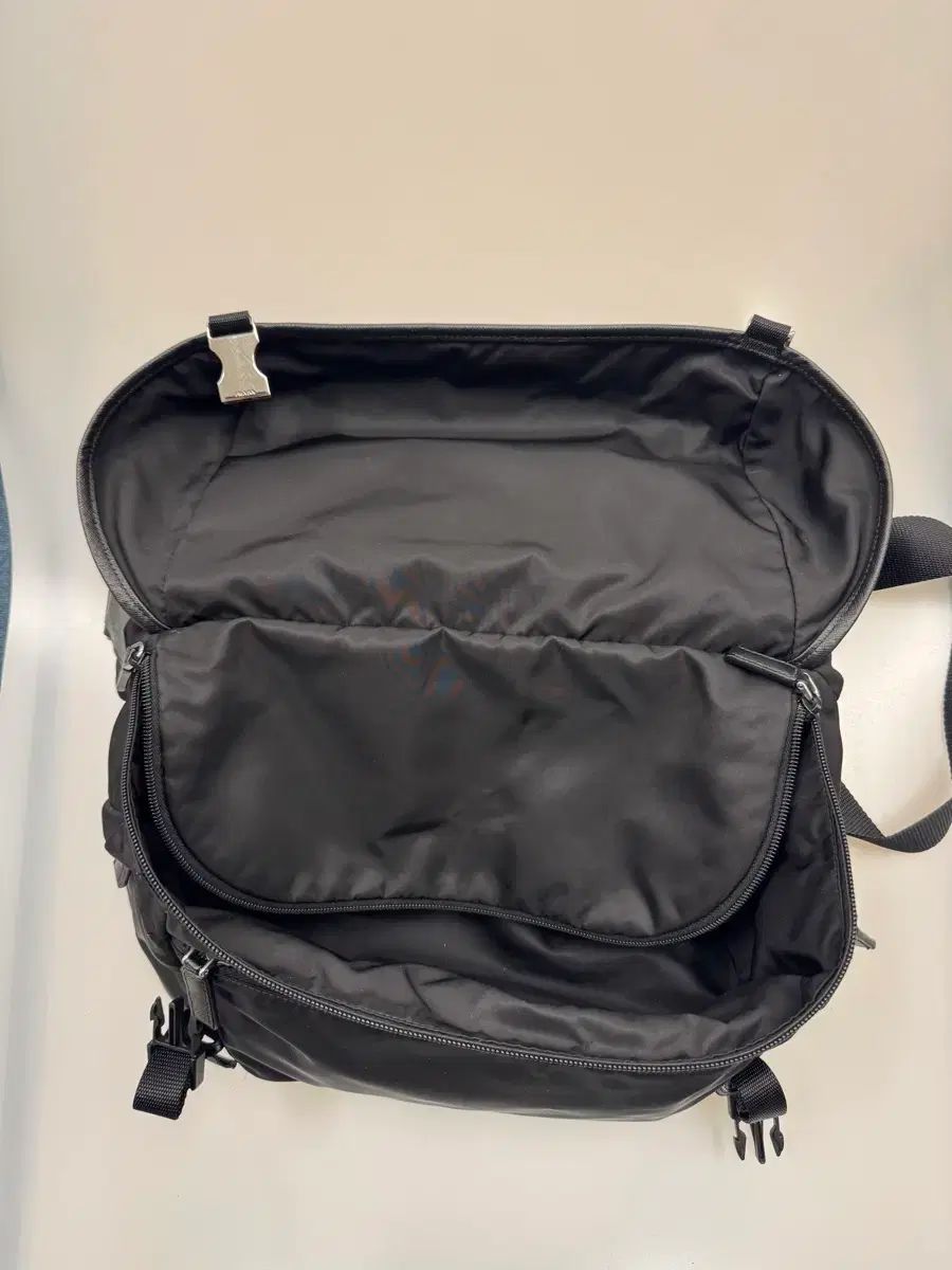 PRADA プラダ サフィアーノ バイカー バッグ ミディアム