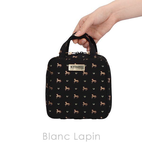 アルティザン＆アーティスト ARTISAN＆ARTIST タテ型収納のスクエアポーチ 6 WP-PR 110 H ピルーエット ブラック コスメポーチ バッグ 162958 〔c_coffret 2025〕