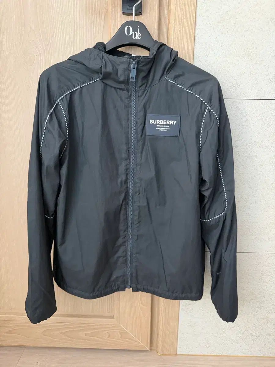 バーバリー キッズ フード ウィンドブレーカー ブラック 12 Y