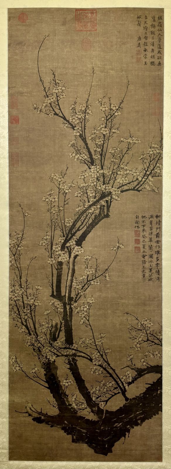 掛軸 M 42 王冕 二玄社印製王冕 梅の花 落款印あり ＃桐 ＃茶掛＃古美術 まとめてお買取 ＃肉筆