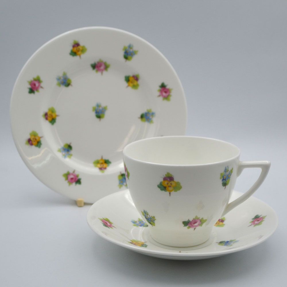 ミントン　リバートン　トリオ アンティーク トリオ カップ＆ソーサー Minton ミントン 花柄 イギリス