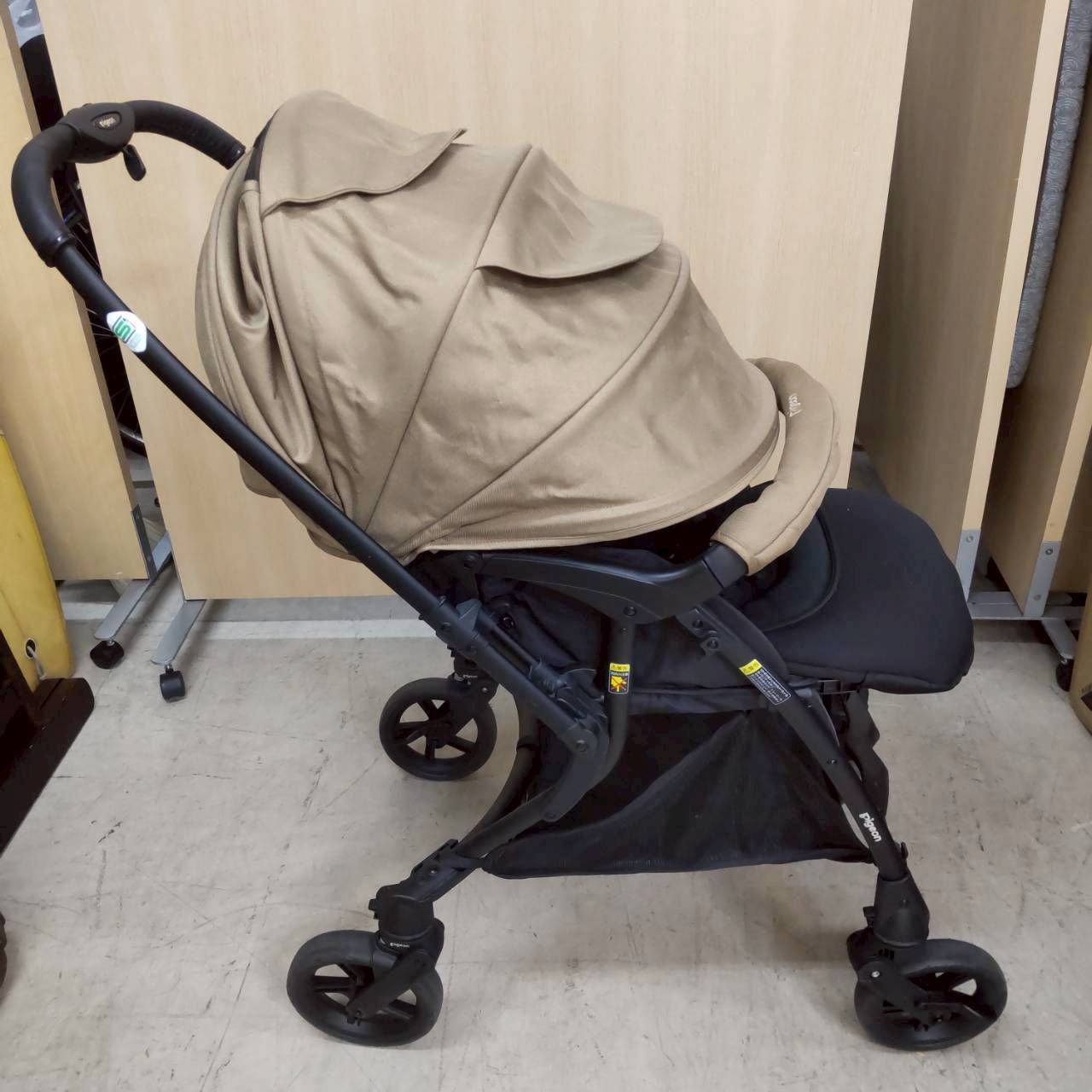 Pigeon ピジョン ランフィ RB3 キャメル ベビーカー　両対面　A型 Amazon.co.jp: ピジョン ランフィ Runfee RB3 両対面式A型ベビーカー