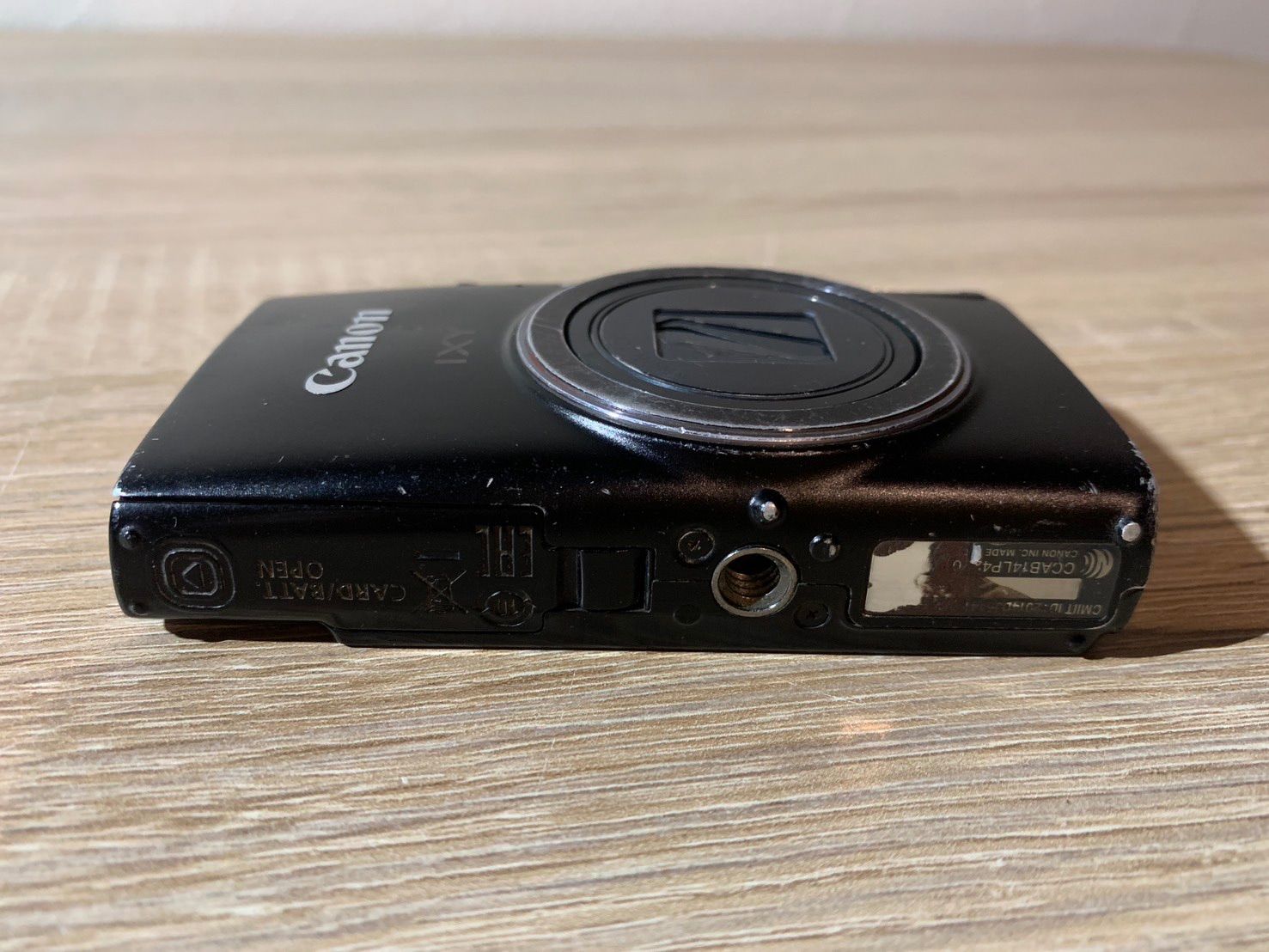 【極美品】Canon IXY 640 ブラック　デジカメ Amazon | Canon デジタルカメラ IXY 640 ブラック 光学12倍ズーム