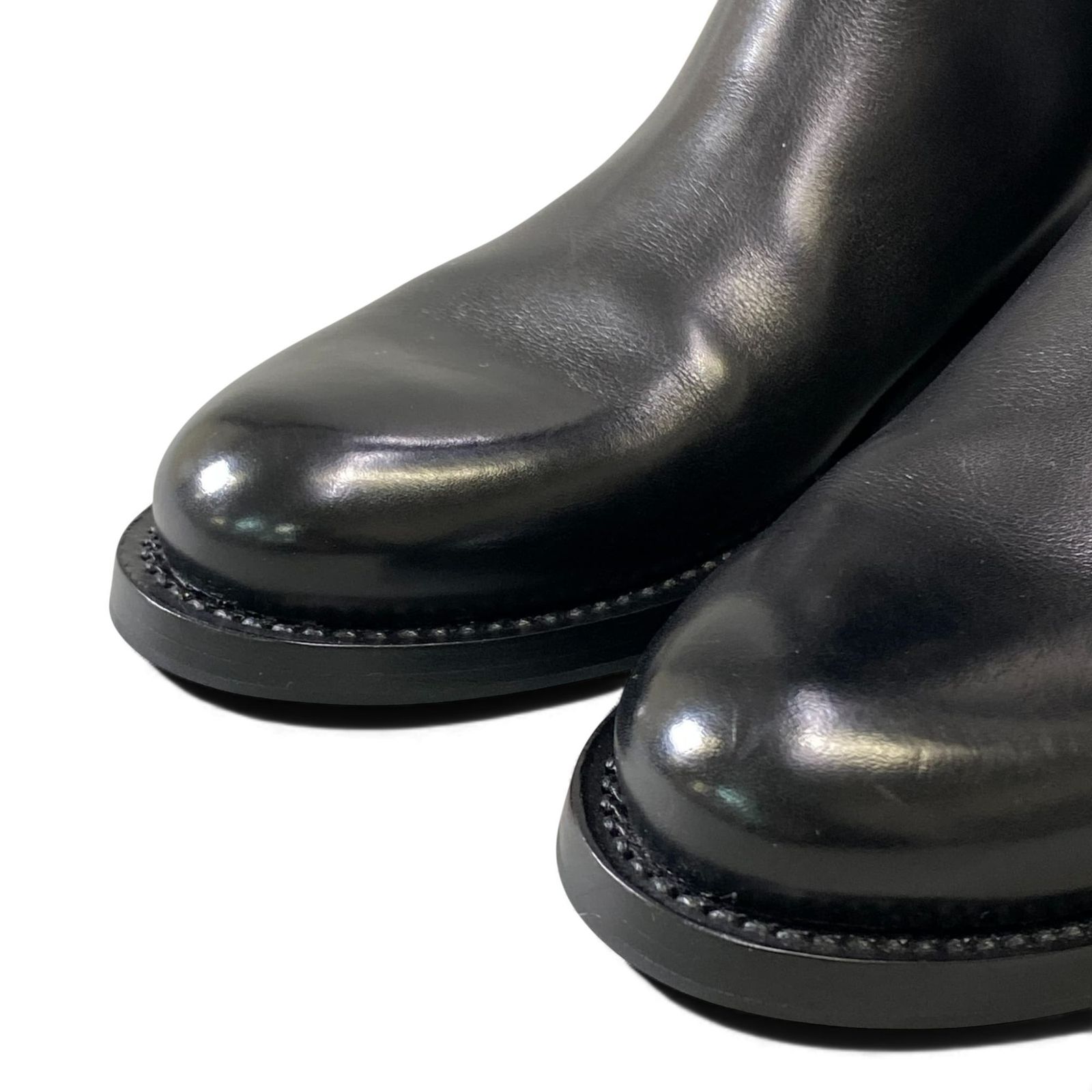 2L11 PRADA プラダ バックルストラップ付 型押しロゴ ロングブーツ