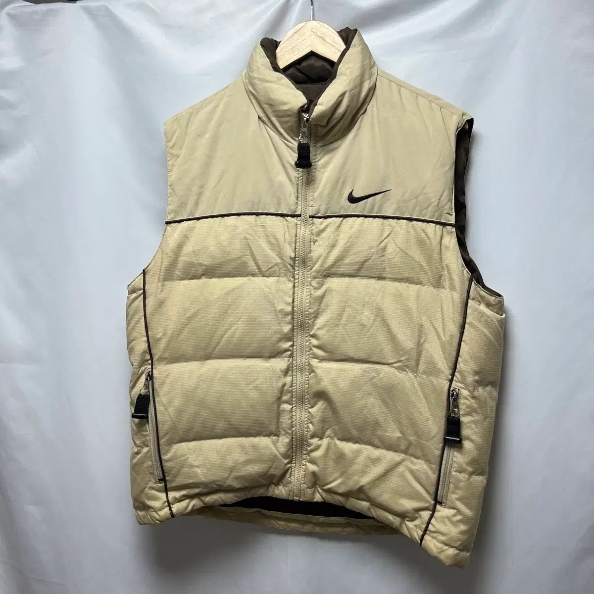 正規品/100 NIKE ACG ダックダウン ベージュ ダウン ベスト - メルカリ