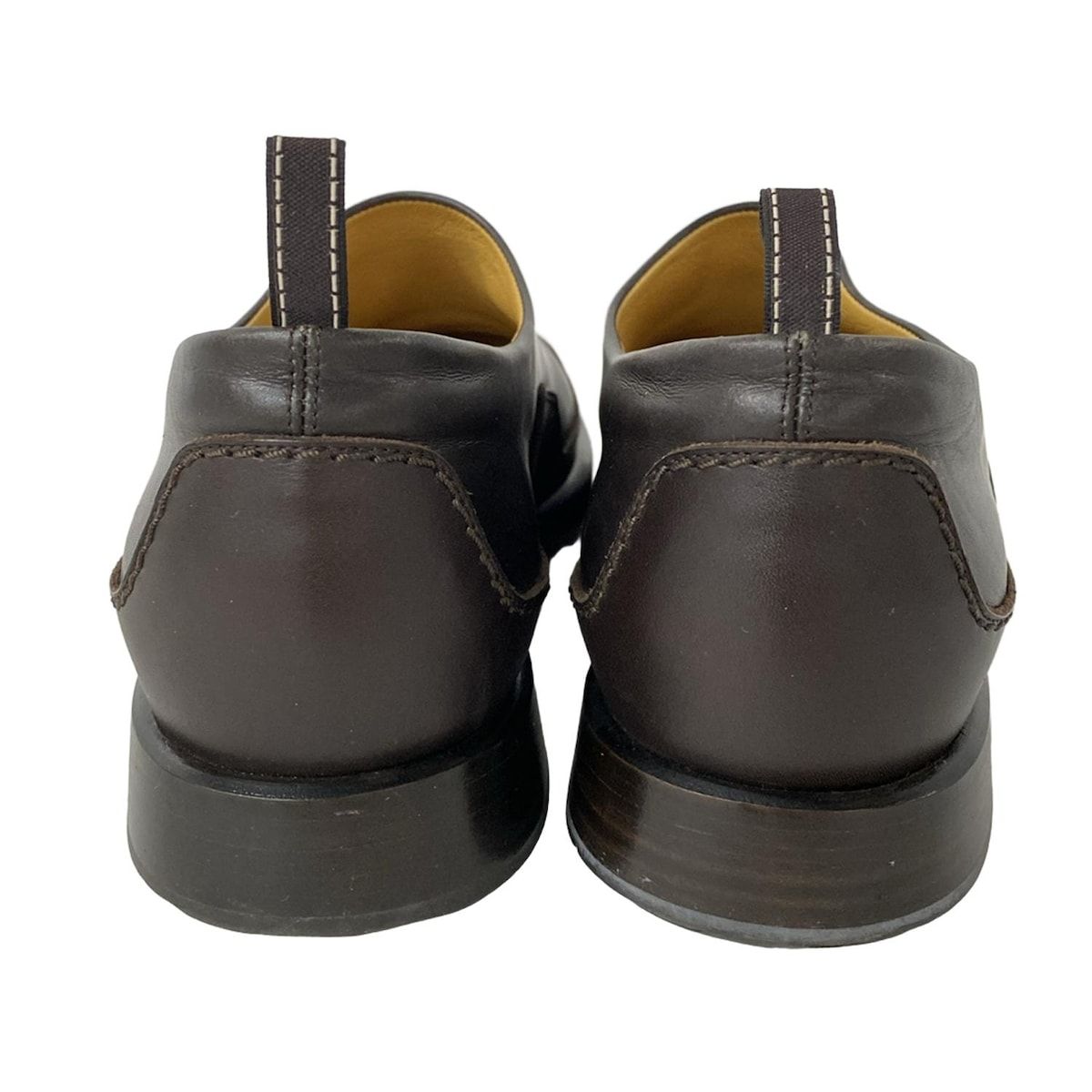 ダークブラウン