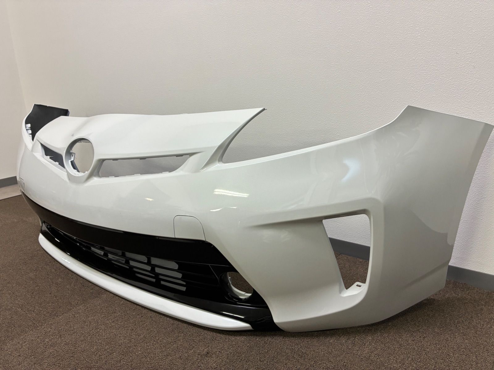 TOYOTA 30系プリウス/30プリウス後期 フロントバンパー/ホワイト（070