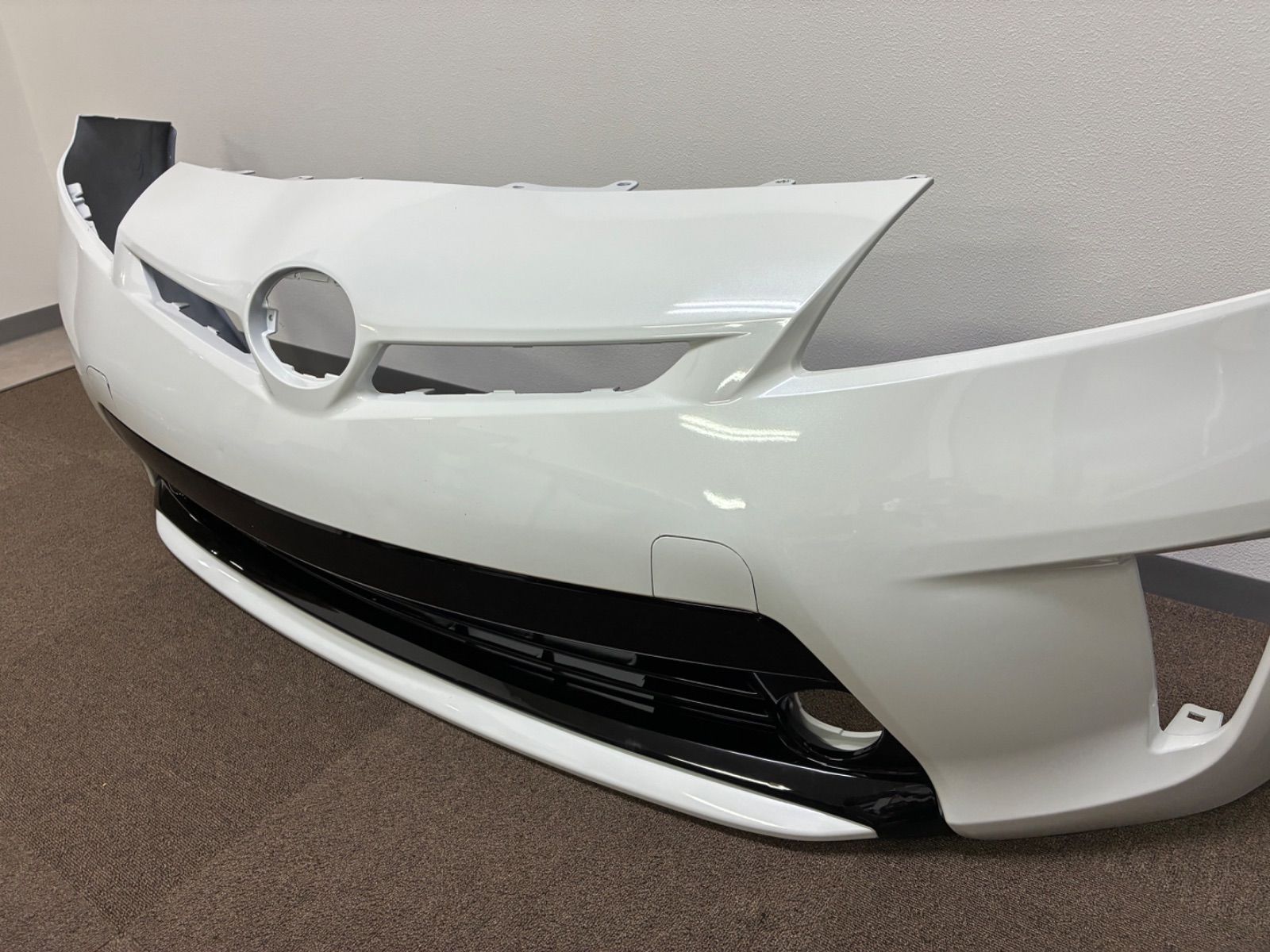 TOYOTA 30系プリウス/30プリウス後期 フロントバンパー/ホワイト（070