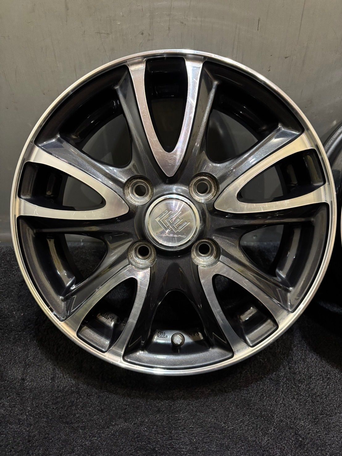 CEREBRO 13インチ 4 J 43 100 H アルミホイール 4本 グレーポリッシュ 2 L 58