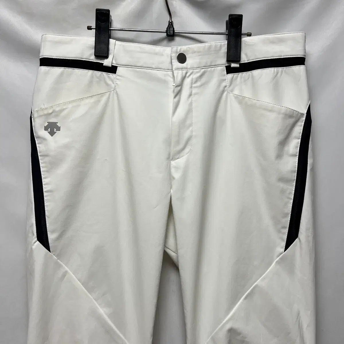 正規品/100 デサント ゴルフ 機能性 白 パンツ/ズボン - メルカリ