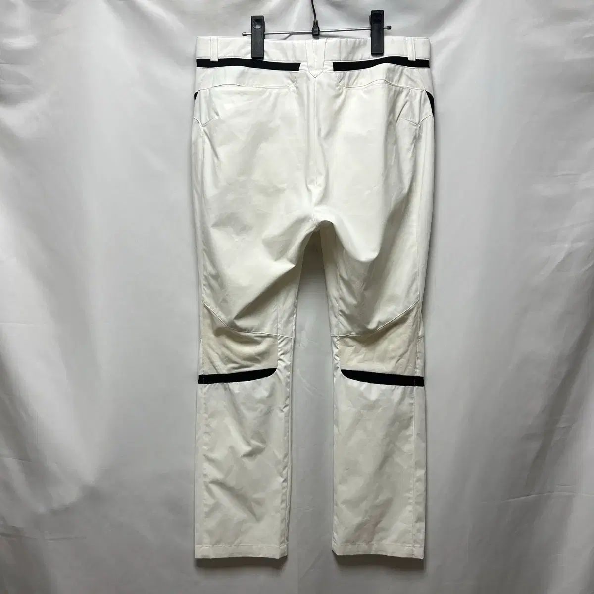 正規品/100 デサント ゴルフ 機能性 白 パンツ/ズボン - メルカリ