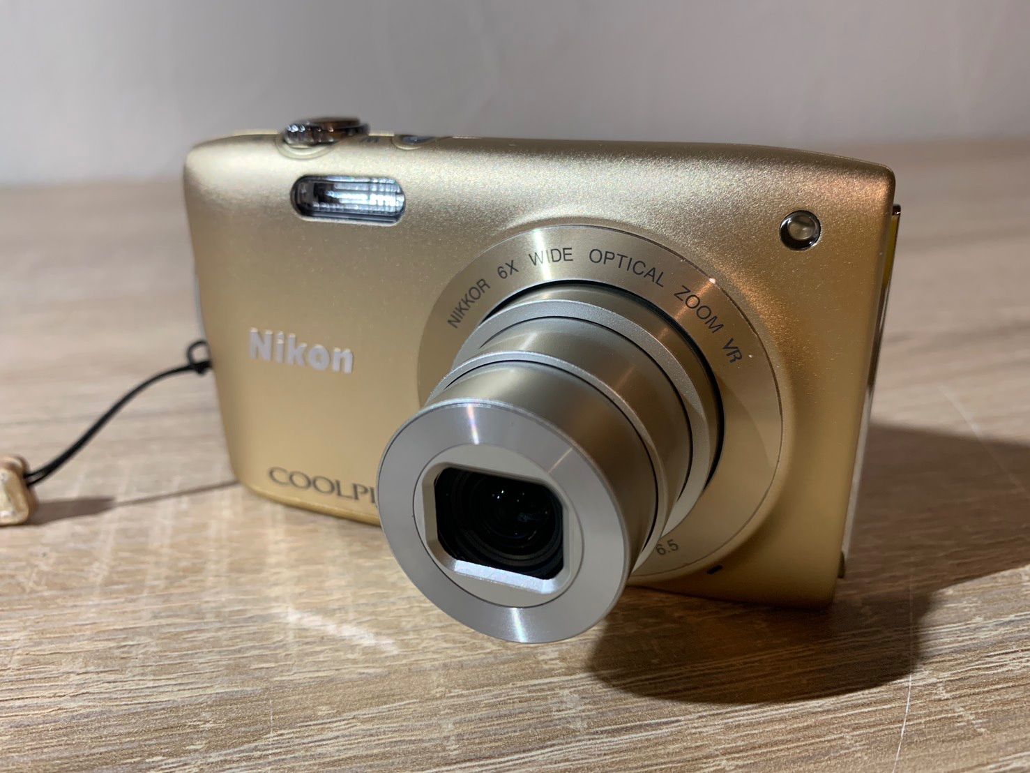 7107 Nikon COOLPIX S3300 ゴールド デジカメ 美品 - メルカリ