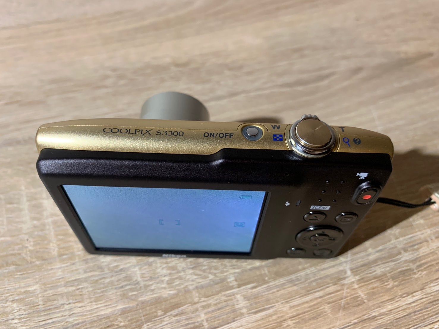 ★美品★ Nikon COOLPIX S3300 ゴールド Amazon | Nikon デジタルカメラ COOLPIX (クールピクス) S3300