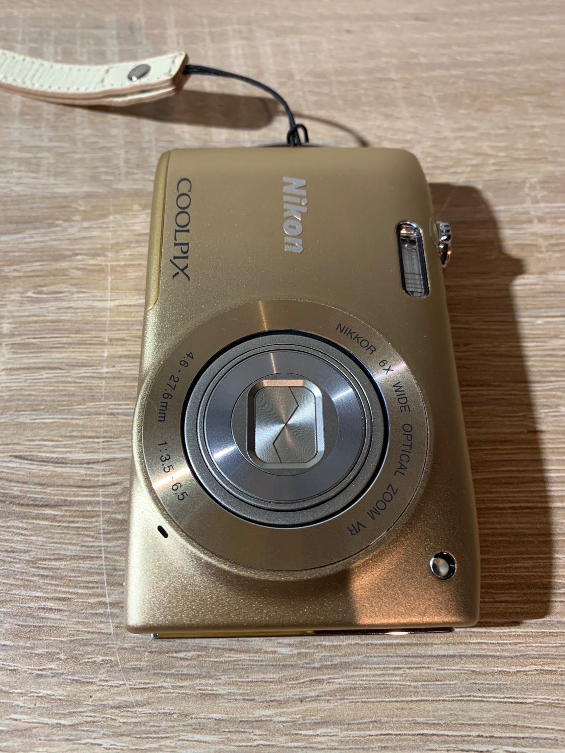 7107 Nikon COOLPIX S3300 ゴールド デジカメ 美品 - メルカリ