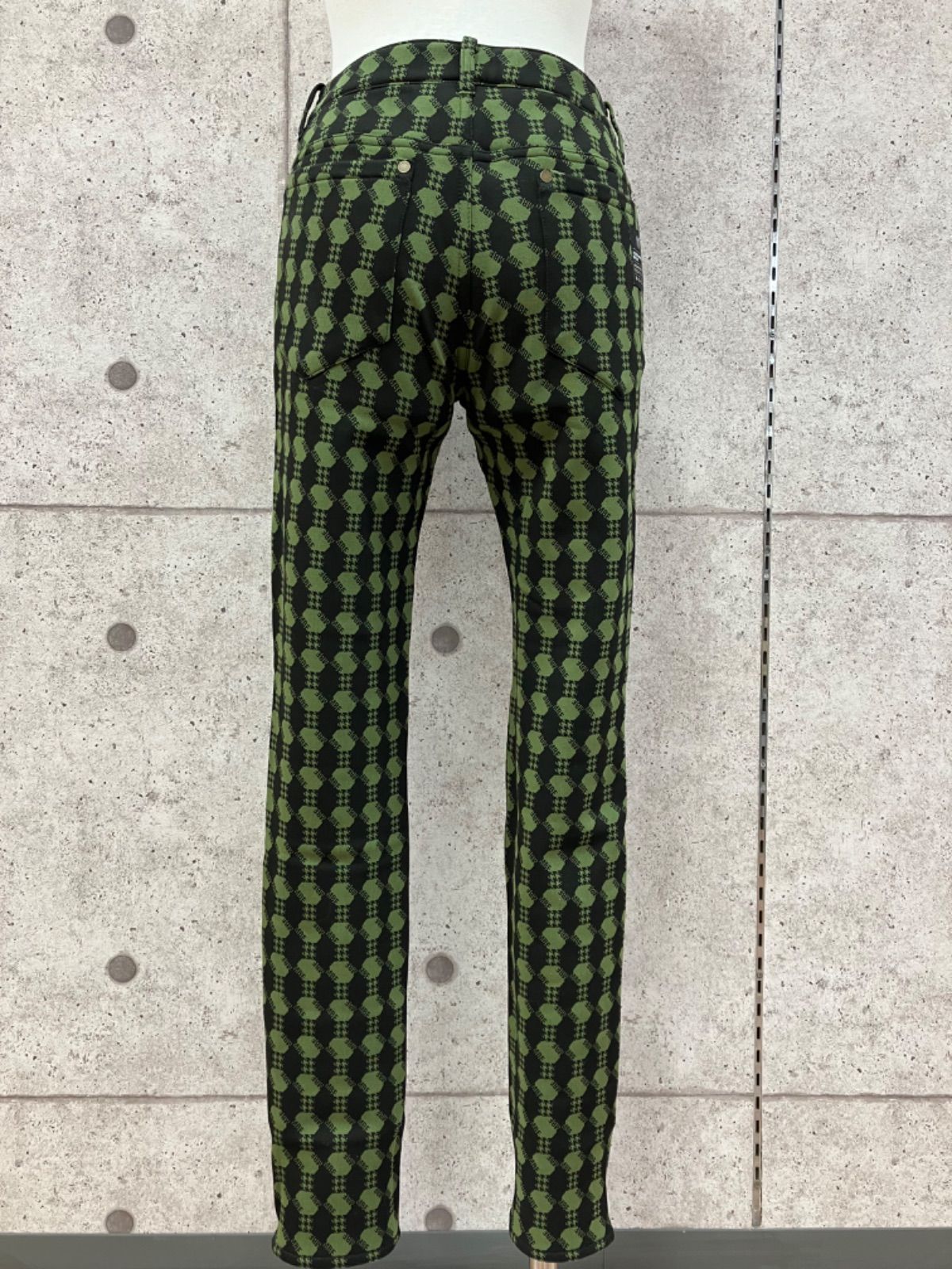 タグ付き GF 1 マスターバニーエディション MASTER BUNNY EDITION ゴルフウェア パンツ 裏フリース ブラック✖️グリーン モノグラム柄 Mサイズ相当