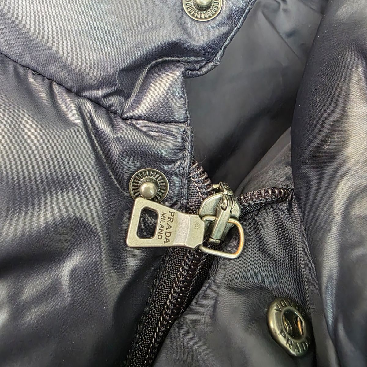 PRADA プラダ トライアングルロゴ 三角タグ ダウンジャケット メンズ