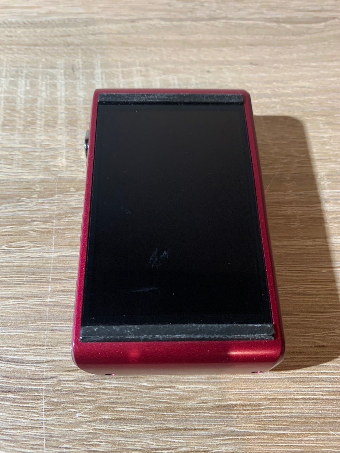 ワインレッド デジカメ