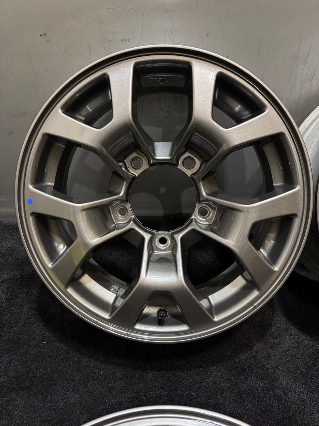 新車外し スズキ ジムニー シエラ 15インチ 5 J 139 7 H アルミホイール 4本 2 L 60