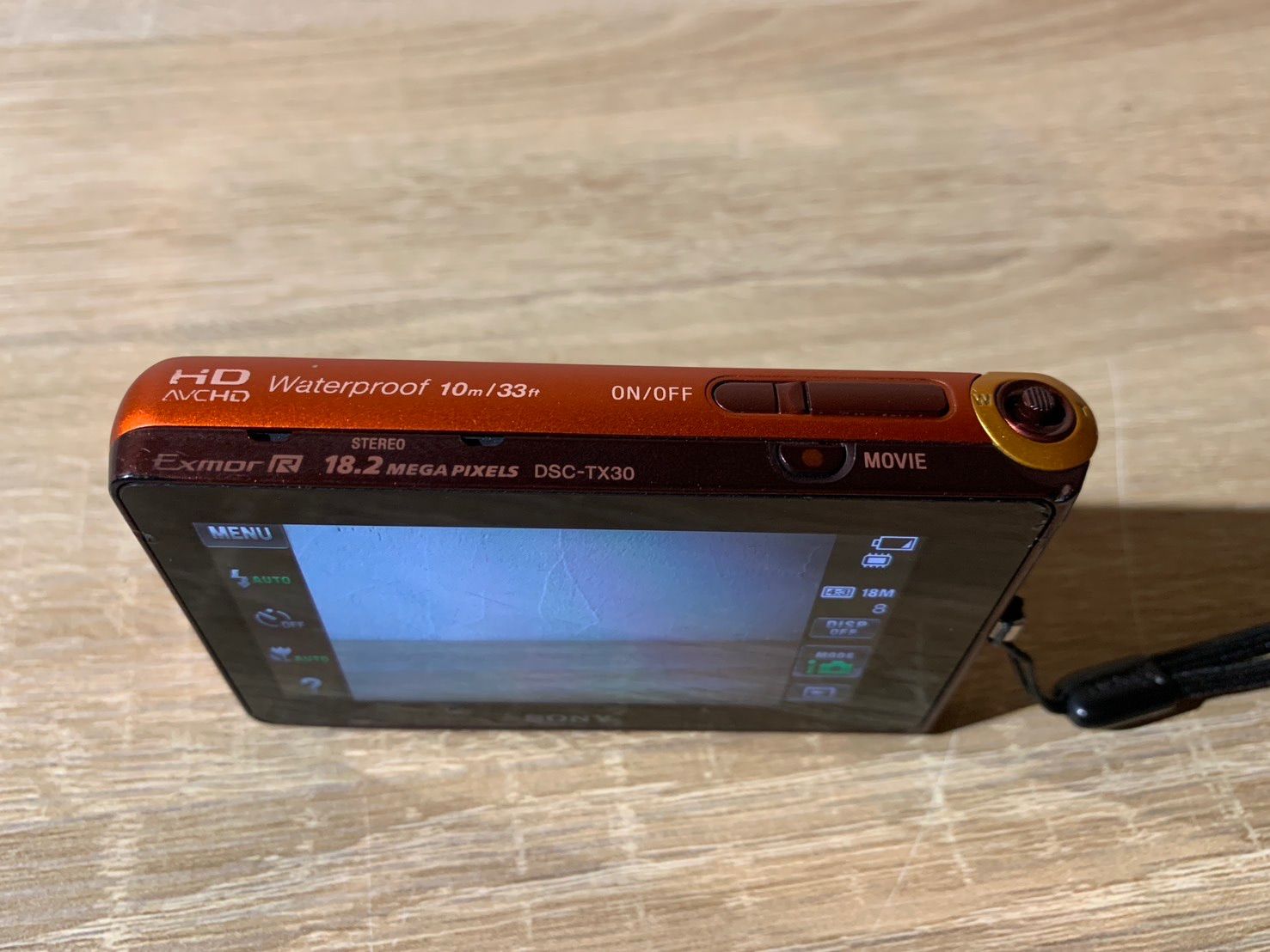 オレンジ デジカメ