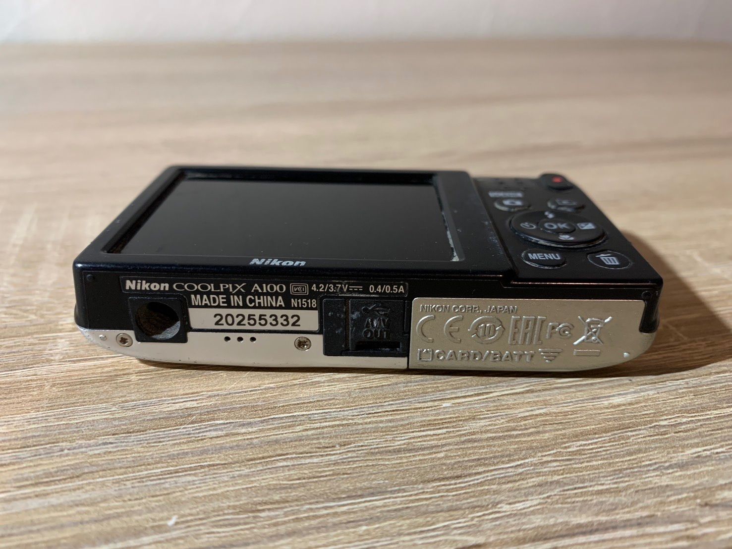 デジカメ　Nikon COOLPIX A100 シルバー　4台　￼￼二台ジャンク デジカメ Nikon COOLPIX A100 シルバー 4台 ￼￼二台ジャンク ニコン