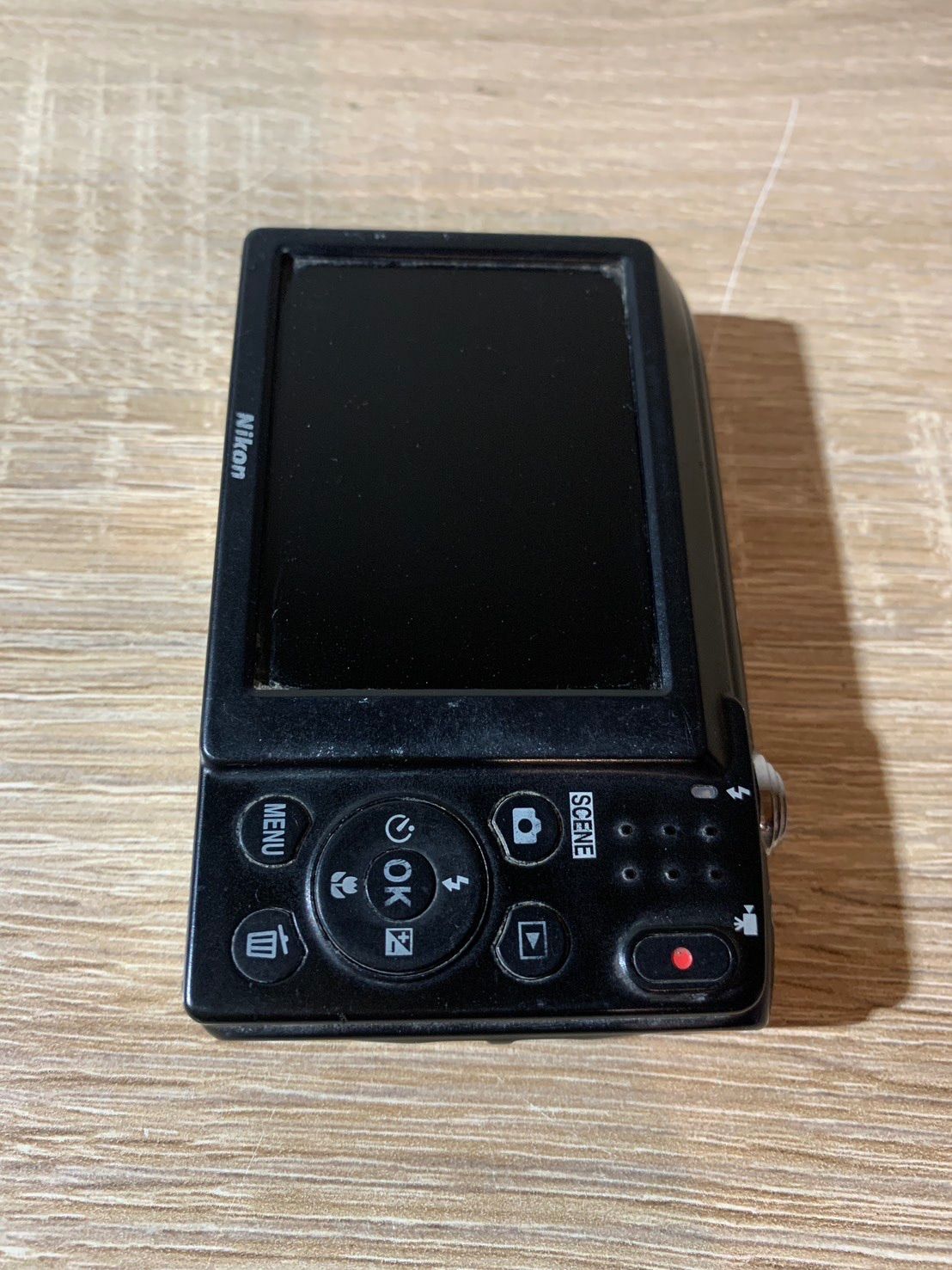 7112 Nikon COOLPIX A100 シルバー デジカメ ジャンク品 - メルカリ