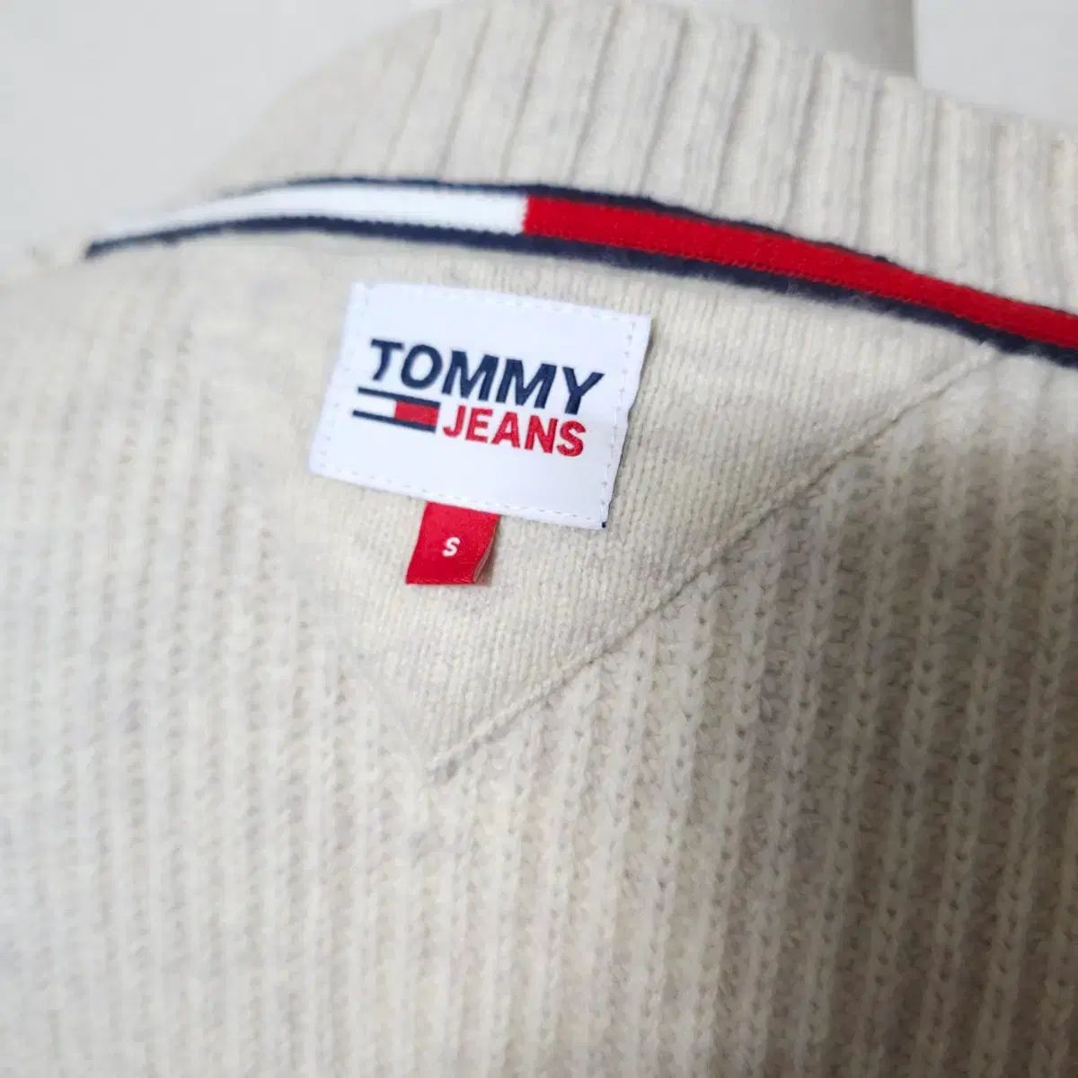 トミー ジーンズ 割引 アイボリー ニット カーディガン トミー ジーンズ アイボリー ショップ ニット カーディガン