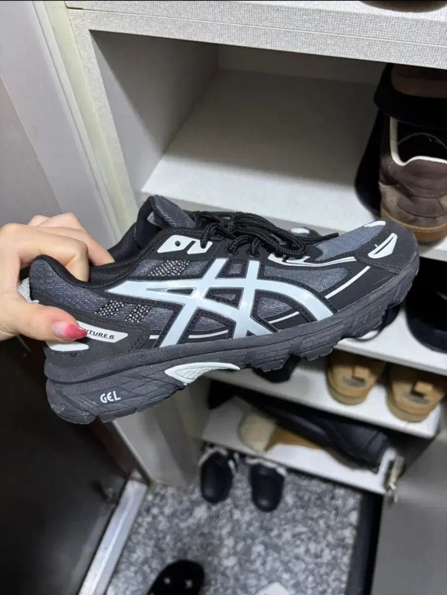 アシックス ゲルベンチャー6 キャリアー グレー 240