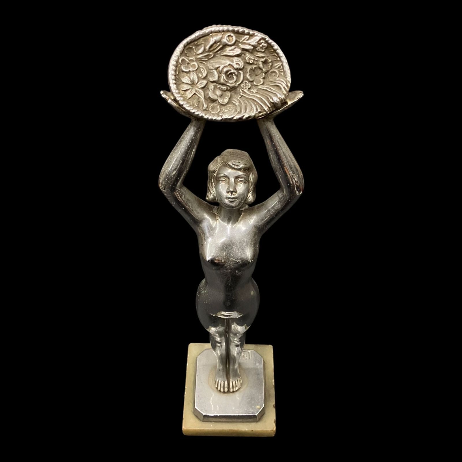 アールデコ女性像 彫刻