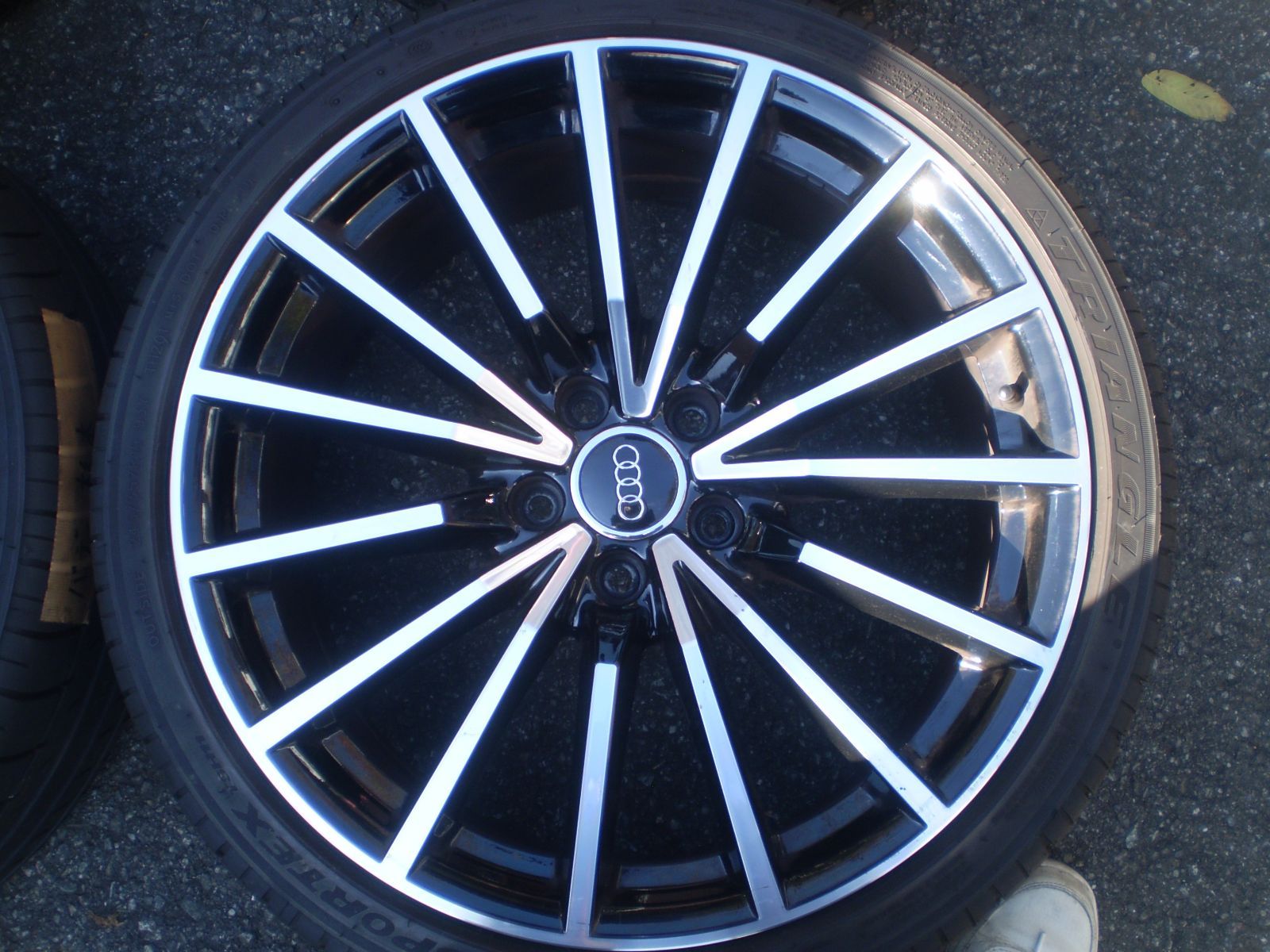 アウディA 4 8 5 J 19 ET 42 H PCD 112 245 35 ZR 4本セット 本州