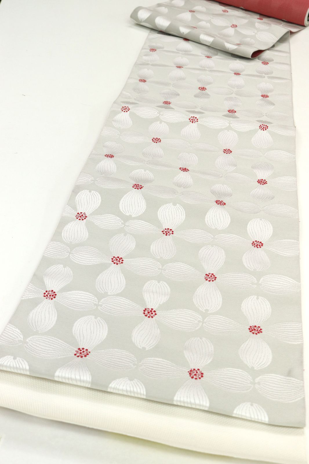 ona 4633 にしむら 西村織物 本場筑前博多織 紋八寸 名古屋帯 コノハナ ハナミズキ 薄グレー お仕立て付き ２～３週間で発送