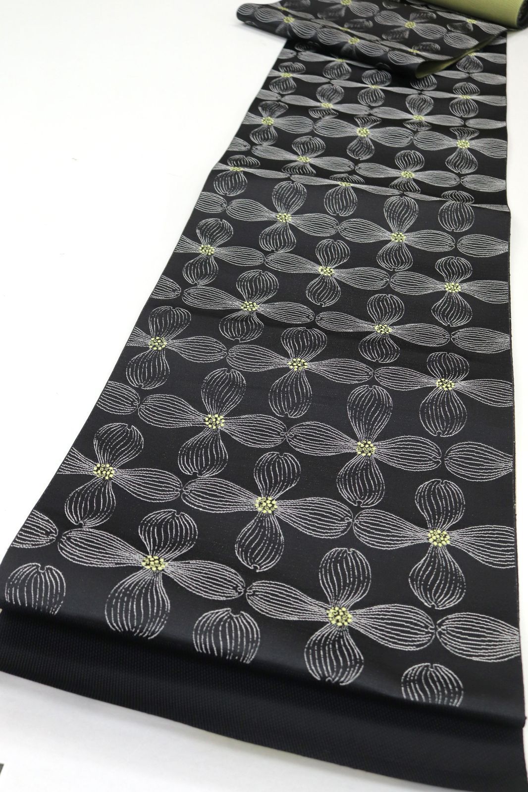 ona 4634 にしむら 西村織物 本場筑前博多織 紋八寸 名古屋帯 コノハナ ハナミズキ 黒 お仕立て付き ２～３週間で発送