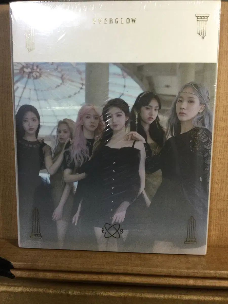 EVERGLOW HUSH アルバム (未開封) EVERGLOW