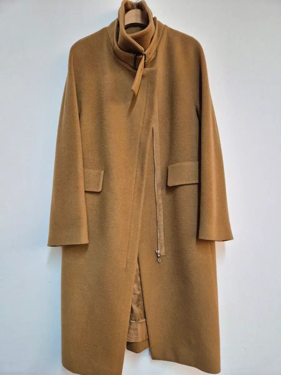 THE IZZAT ザアイザット コレクション キャメル ブラウン ハーフネック