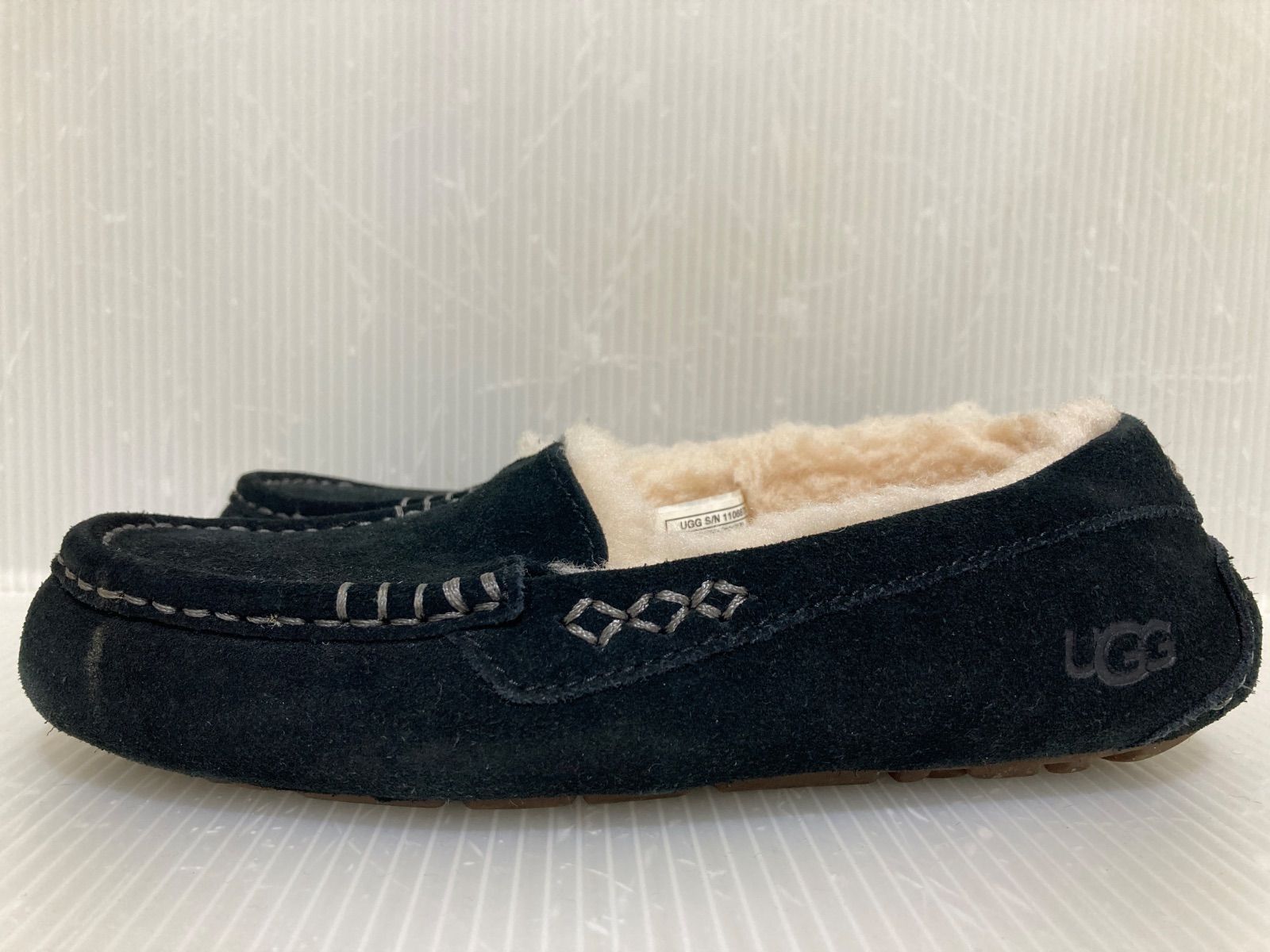 UGG モカシン 1106878 アンスレー ムートン ブラック/23cm - メルカリ