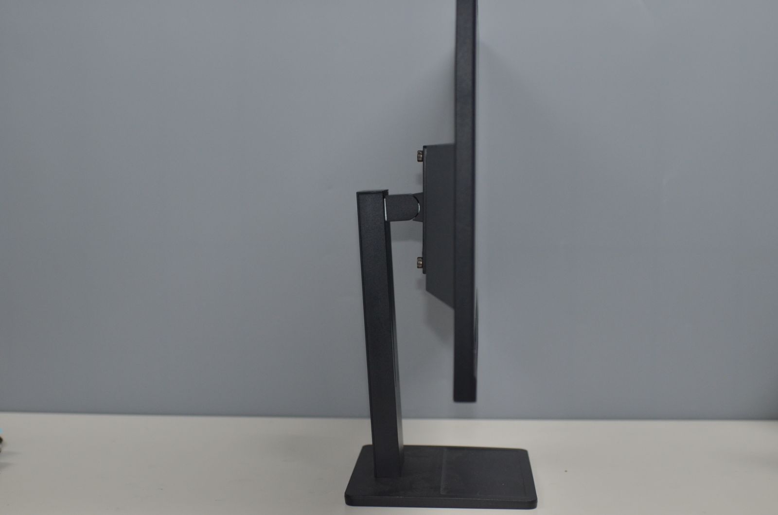 中古良品 LENOVO ThinkVision E24-28 23.8型ワイド液晶ディスプレイ フルHD 確認済 ThinkVision Lenovo 液晶 モニター E24-28 23.8型 1920x1080 3ヶ月保証