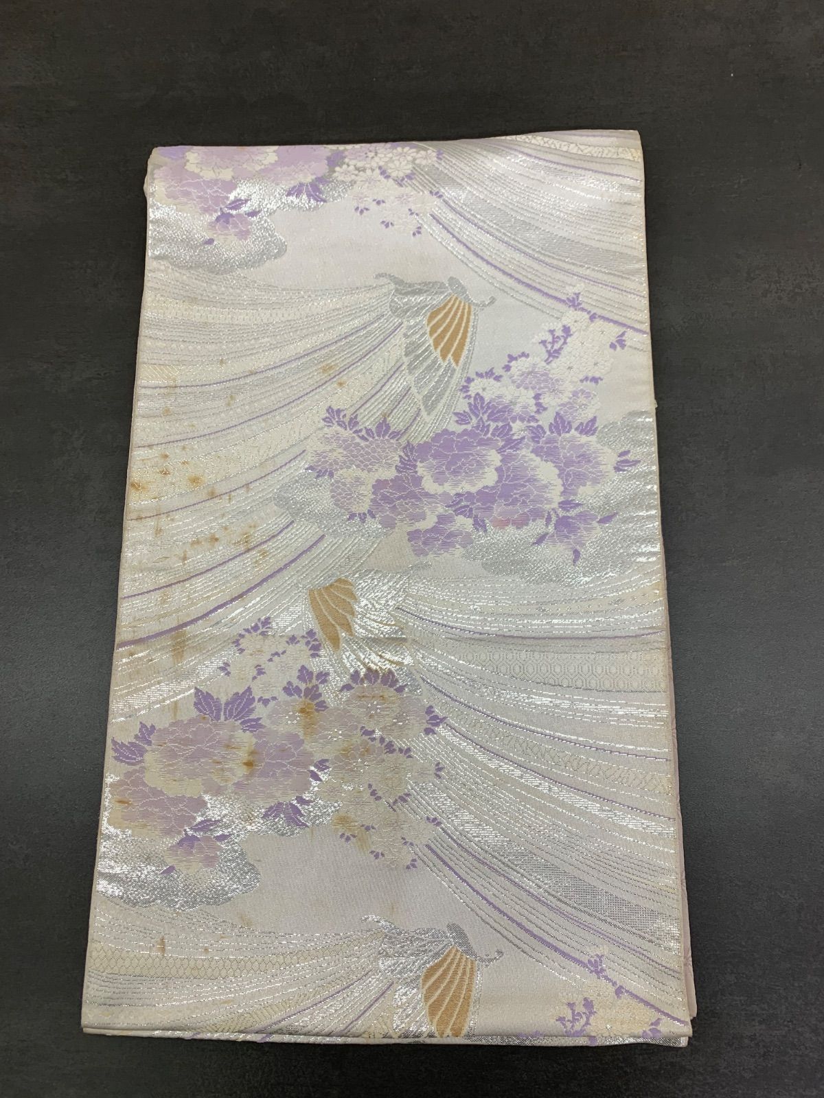 白地に菊の花、蝶々、流水模様の袋帯 - メルカリ
