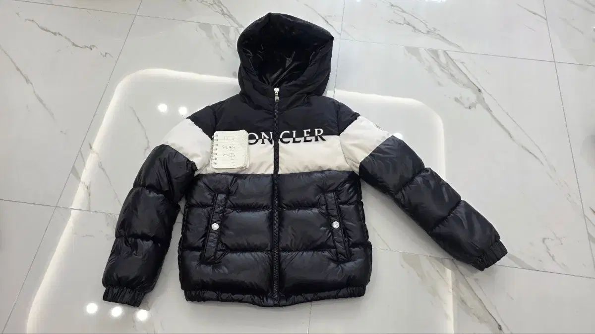 モンクレール キッズ ダウン 10A - メルカリ