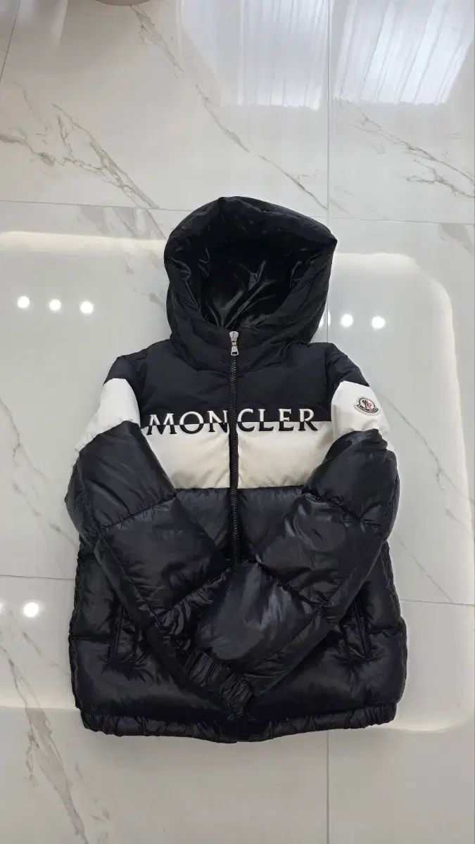 モンクレール キッズ ダウン 10A - メルカリ