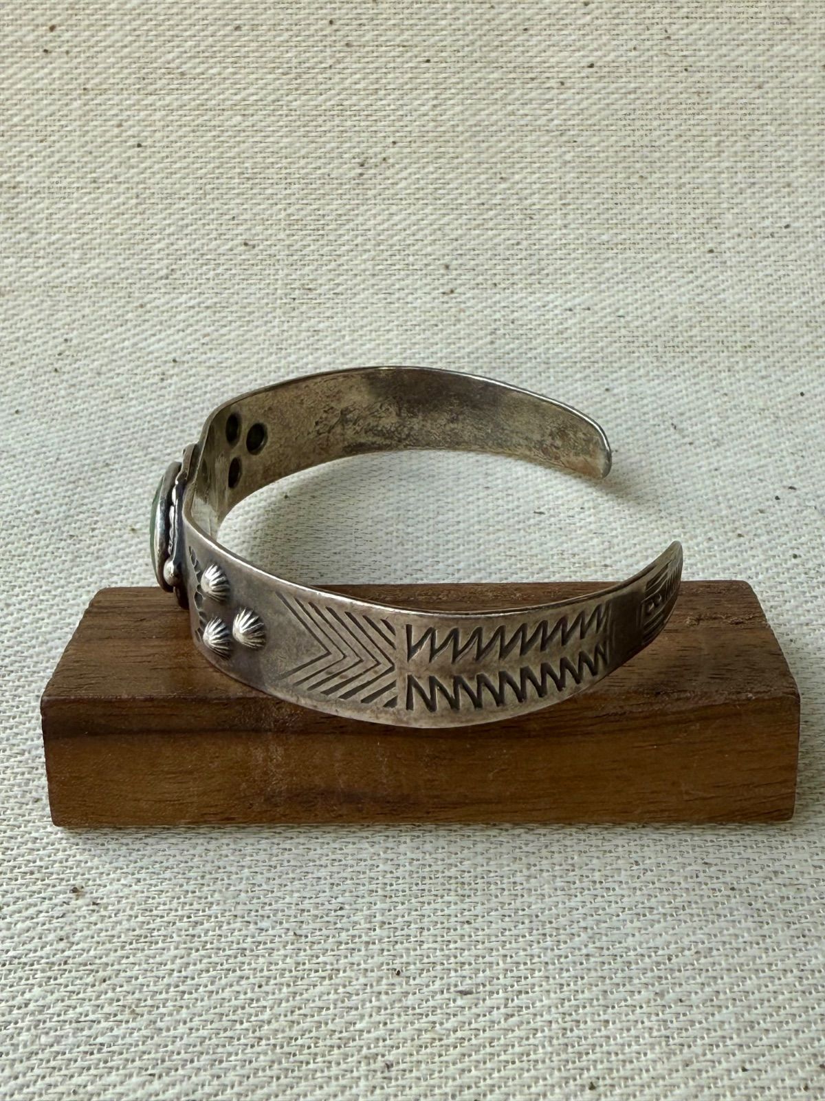 ナバホ グリーンターコイズ シルバーバングル - メルカリ