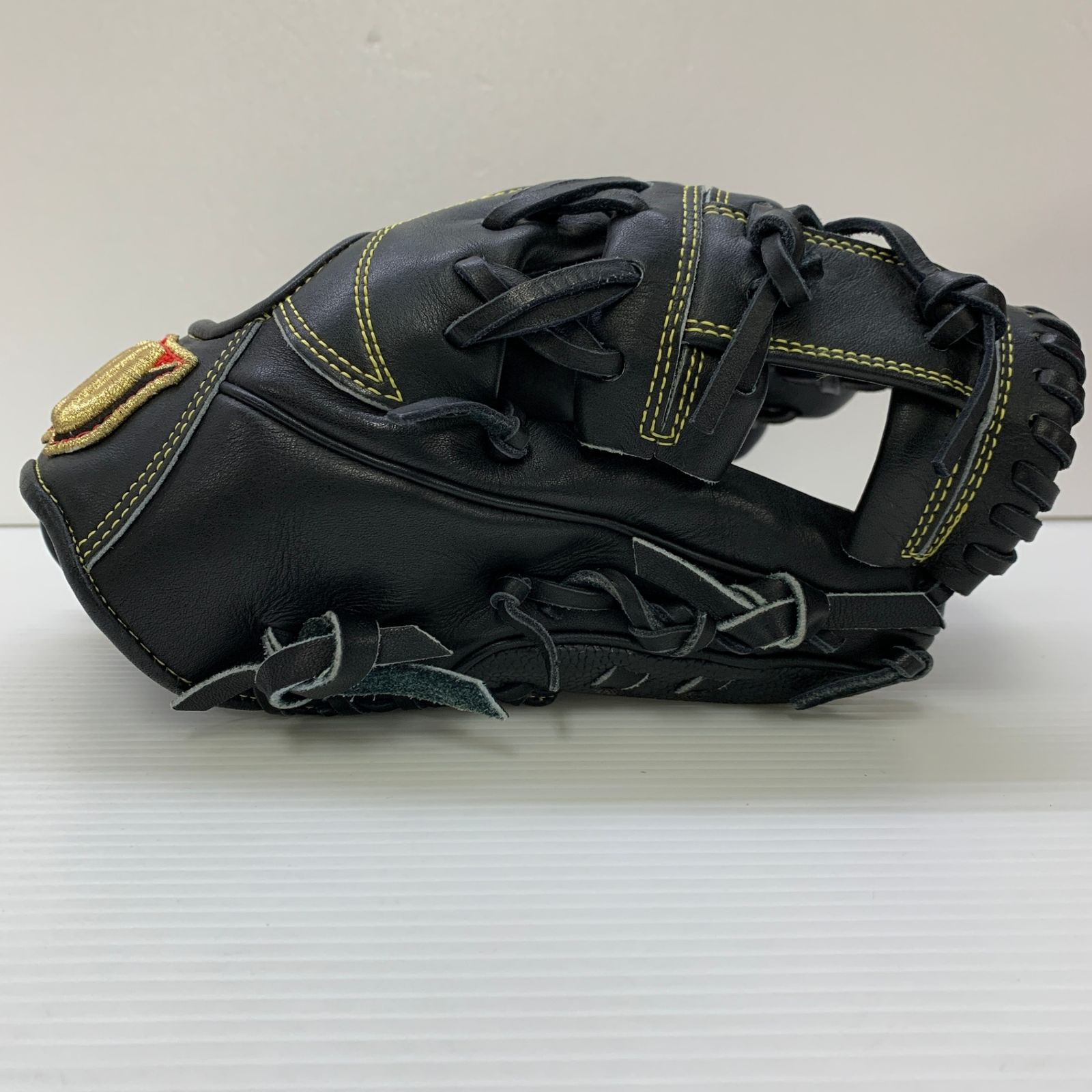 ウィルソン Wilson ウィルソンスタッフ 硬式 大人 一般 内野手用 グローブ グラブ 右投げ 品 野球 7184