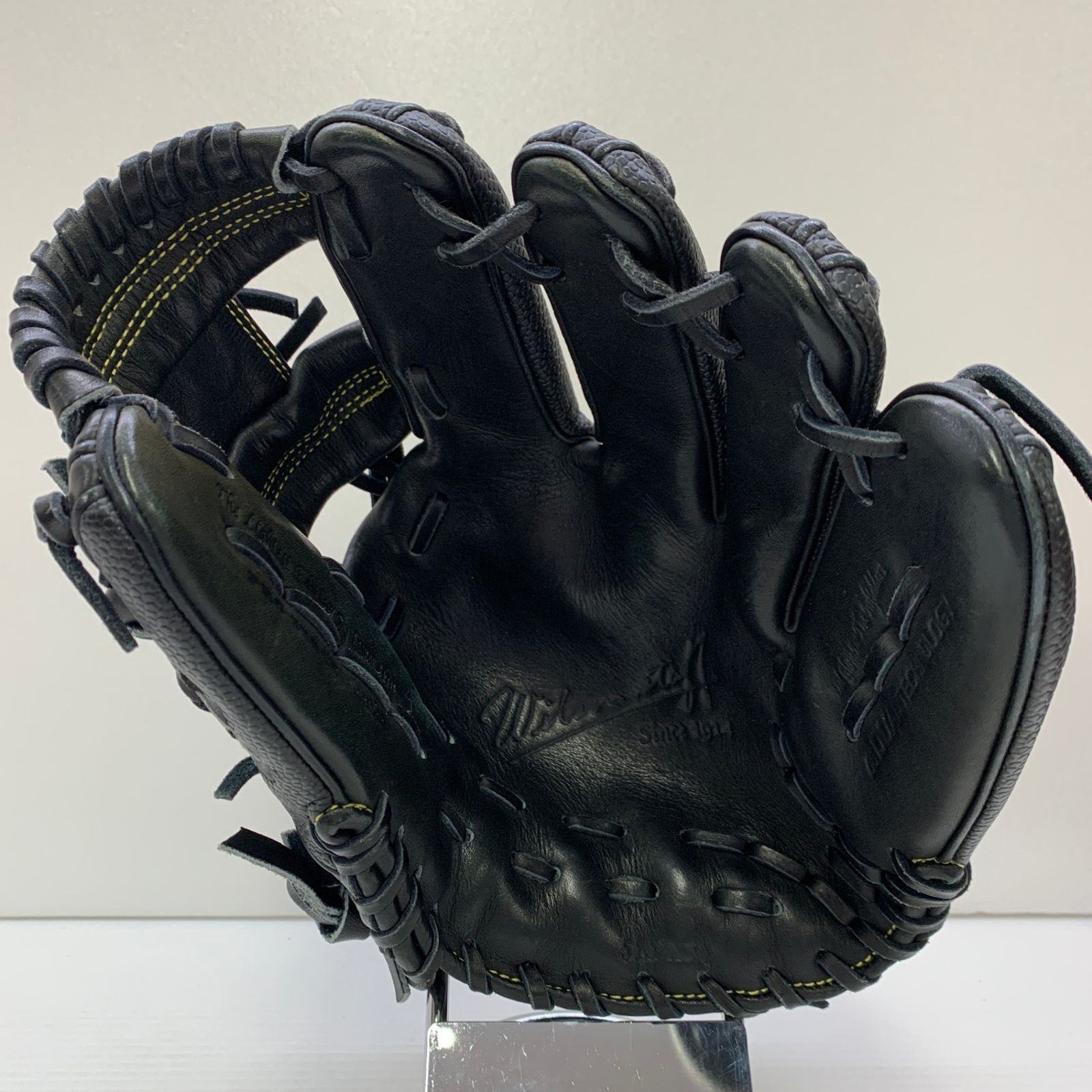 ウィルソン Wilson ウィルソンスタッフ 硬式 大人 一般 内野手用 グローブ グラブ 右投げ WTAHWSD6H 中古品  野球 7184 ウィルソン Wilson ウィルソンスタッフ 硬式 大人 一般 内野手用