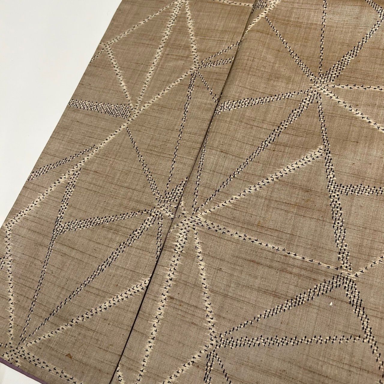 単衣 紬 幾何学模様 素敵な絣柄 正絹 着物 MK-2176 - メルカリ