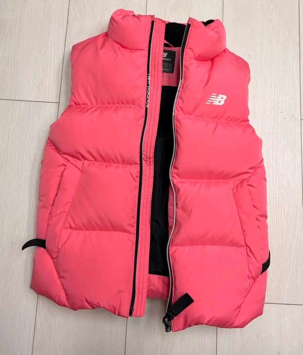 SALE，新品 ニューバランス キッズ ダウンベスト 110サイズ その他