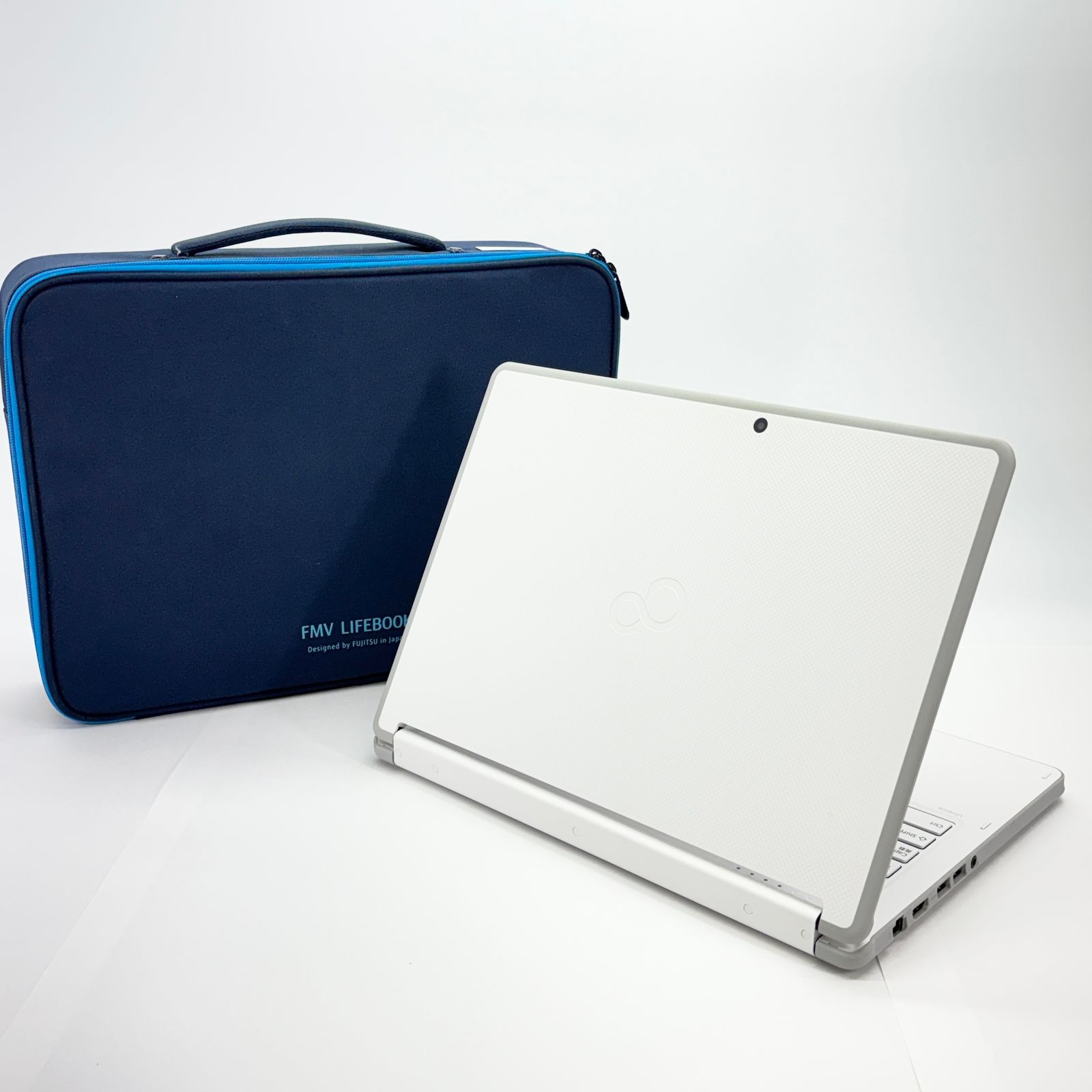 LIFEBOOK LH35/C2 FMVL35C2W Celeron 3865U 4GB SSD 128GB バッテリー