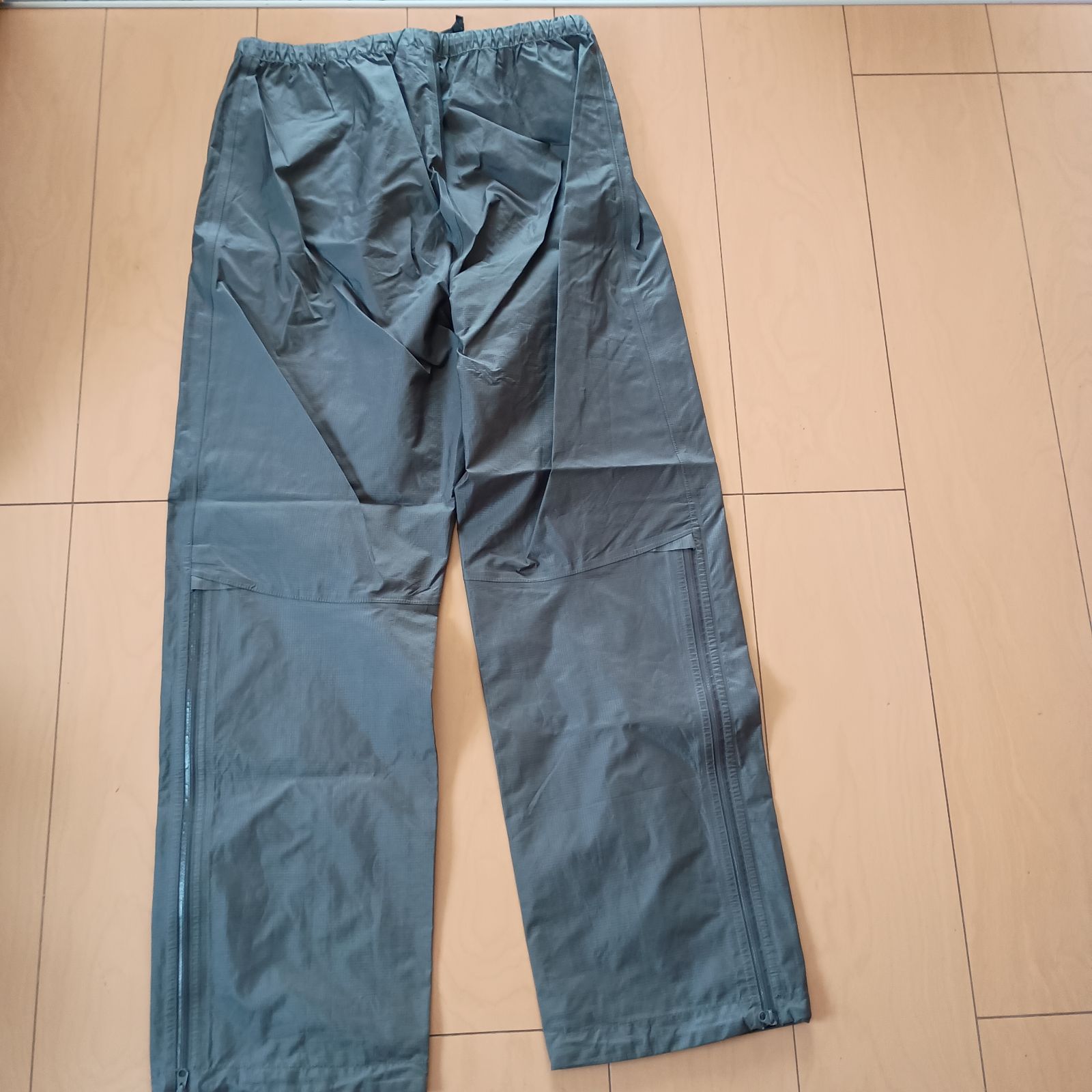 ◆モンベル◆GORE-TEX ゴアテックス ストームクルーザーパンツ M-L メンズ montbell mont-bell グレー レインウェア レインパンツ 2280