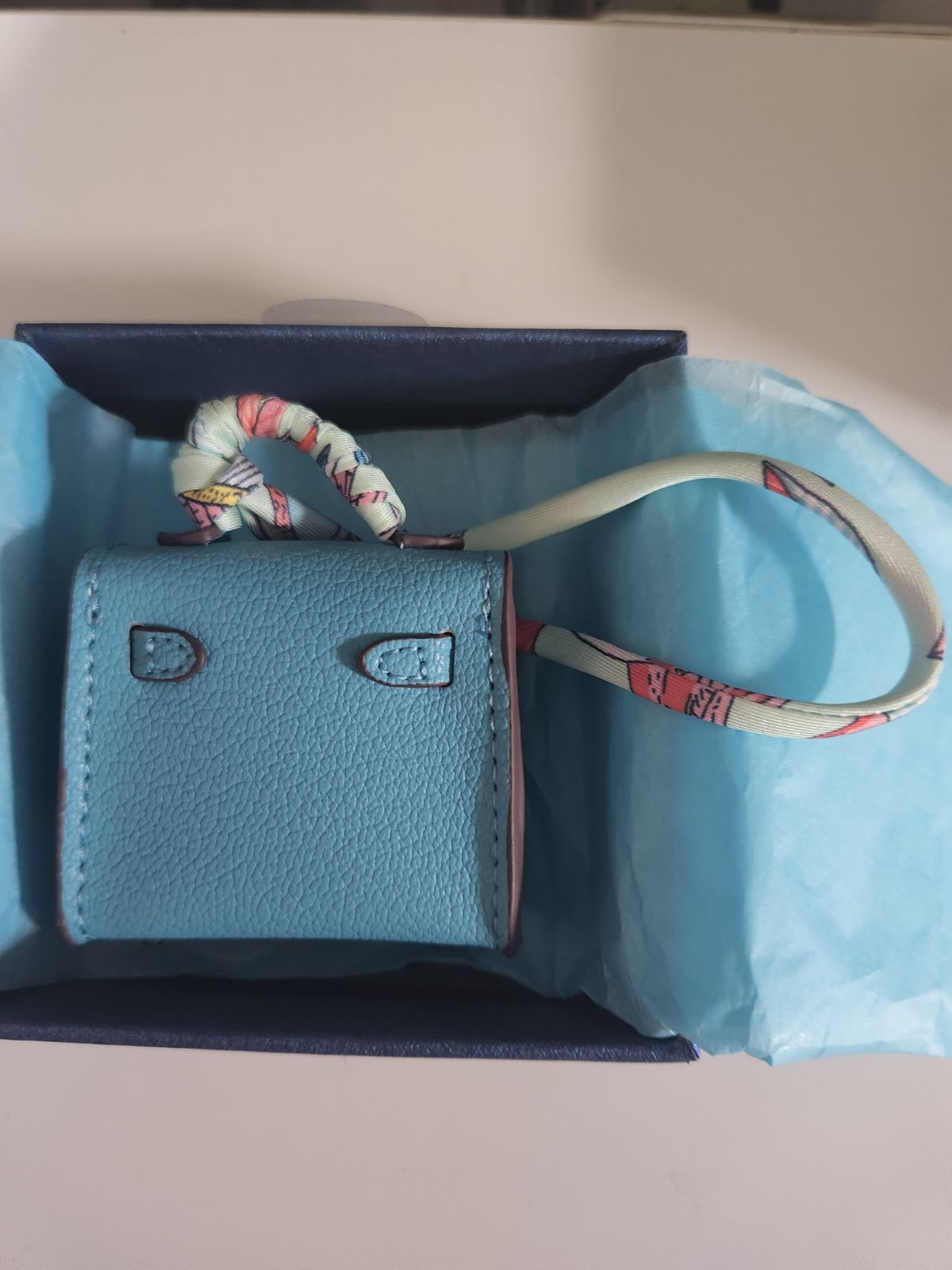 マリベル マイクロミニバッグ チャーム 青 ブルー 箱付き チョコなし マリベル マイクロミニバッグ チャーム 青 ブルー 箱付き チョコなし